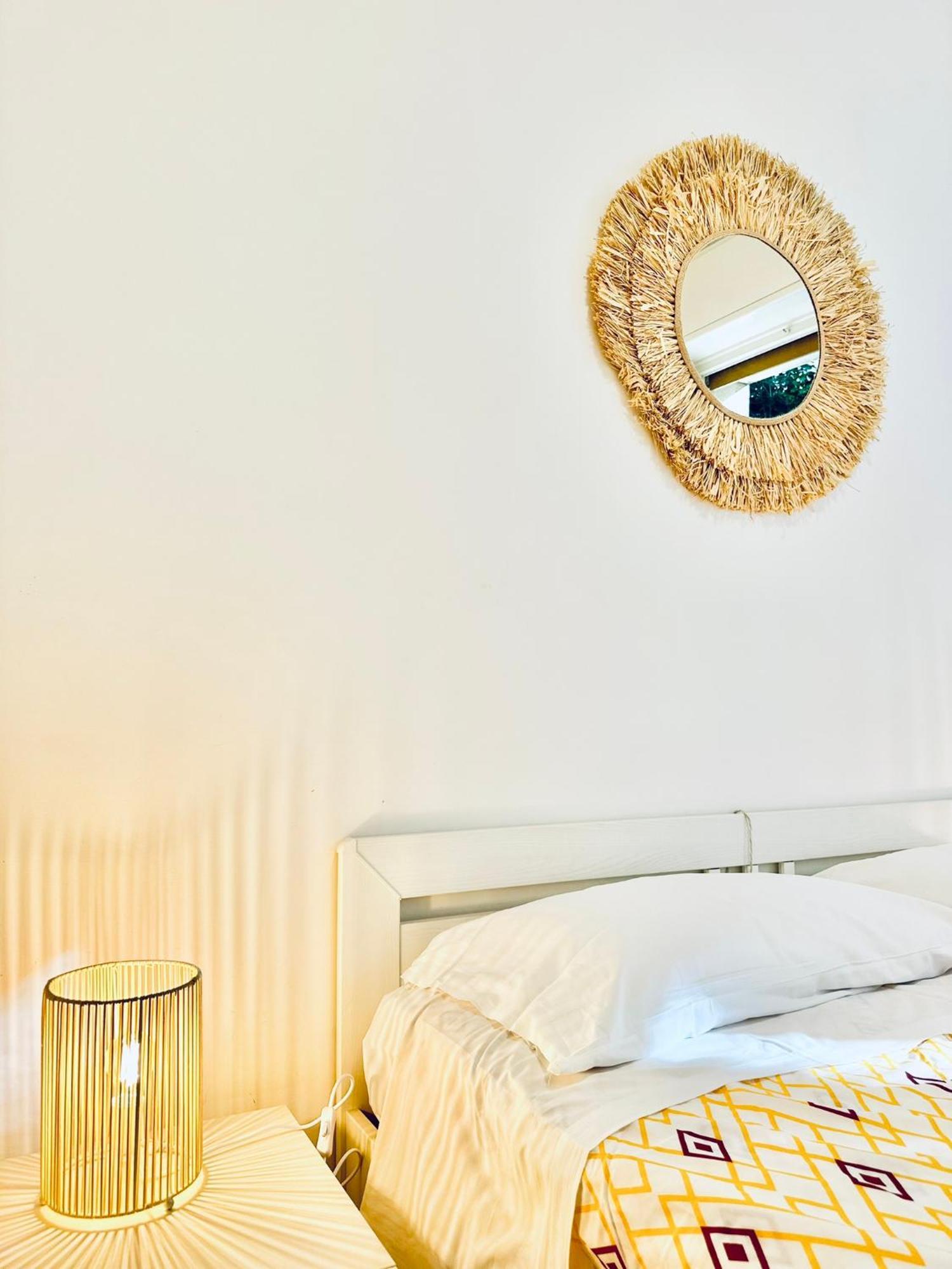 Hostdomus - Cozy Corner Near The Sea Apartment *