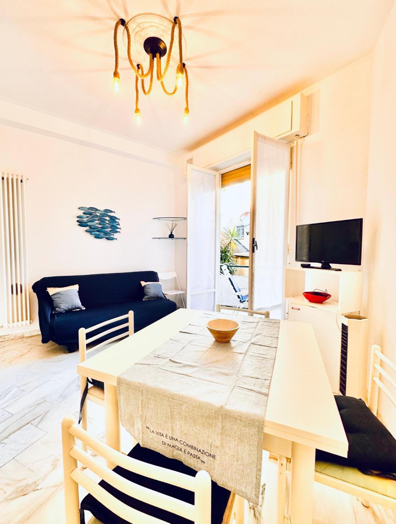 Hostdomus - Cozy Corner Near The Sea Appartement